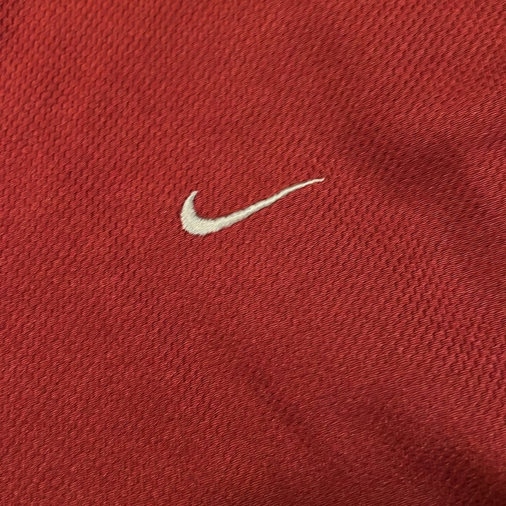 Nike maroon top size xl - Picture 3 of 3